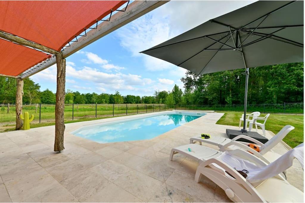 SevremoineL'Evasion En Pierre Piscine Et Etang Prive别墅 外观 照片
