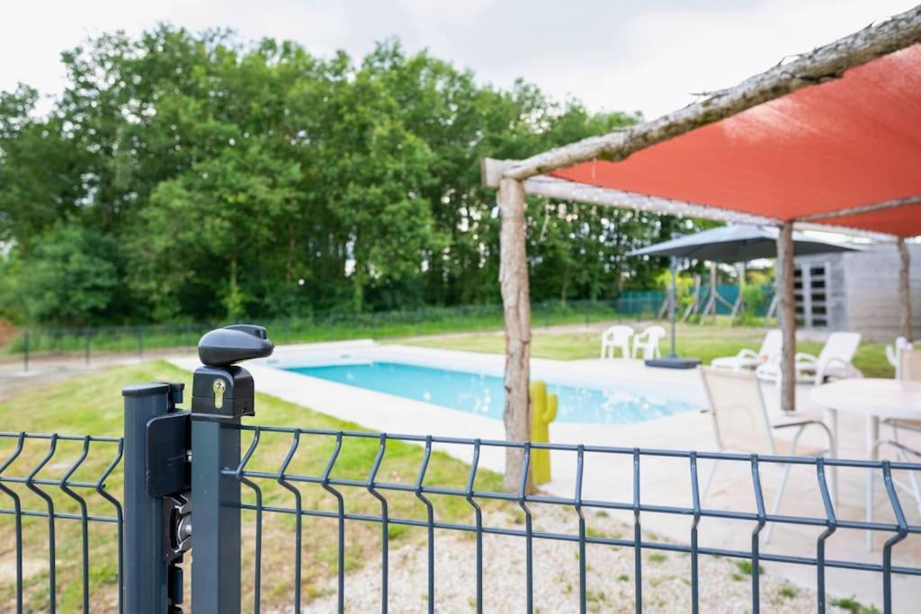 SevremoineL'Evasion En Pierre Piscine Et Etang Prive别墅 外观 照片