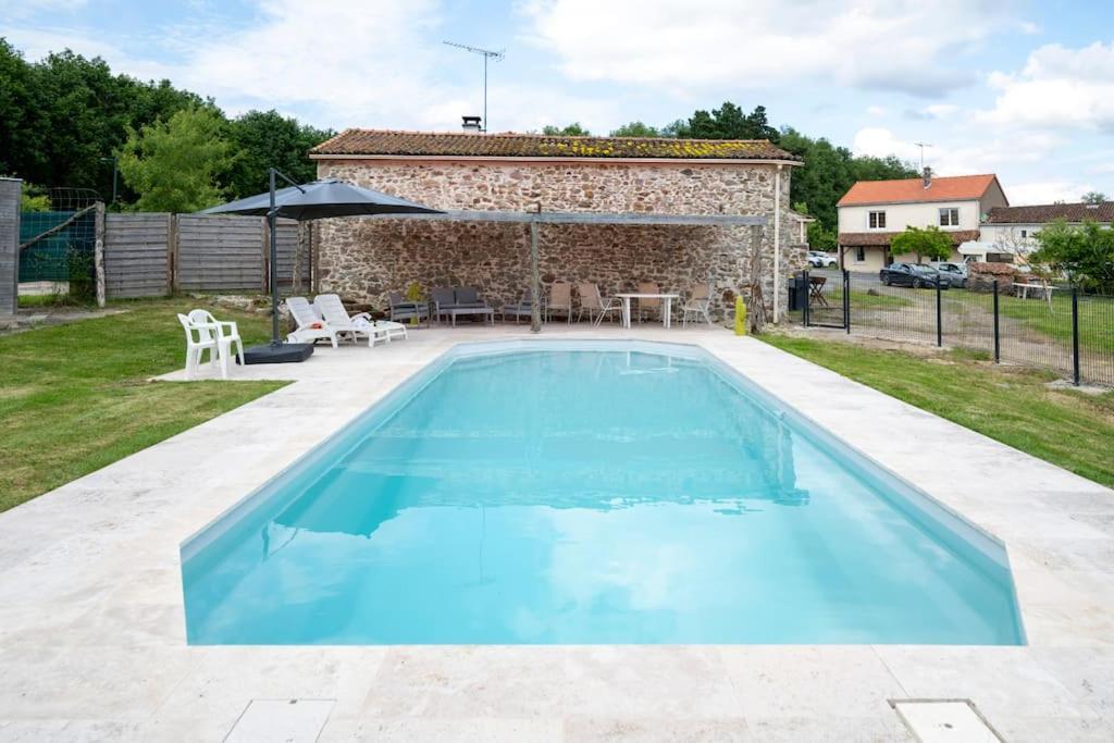 SevremoineL'Evasion En Pierre Piscine Et Etang Prive别墅 外观 照片