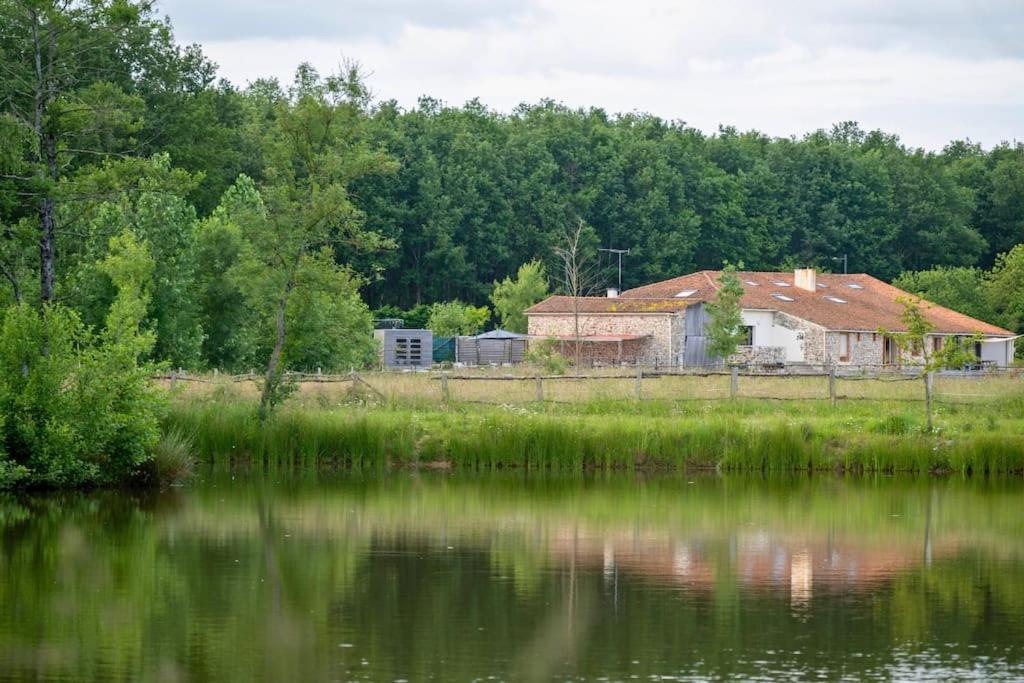 SevremoineL'Evasion En Pierre Piscine Et Etang Prive别墅 外观 照片